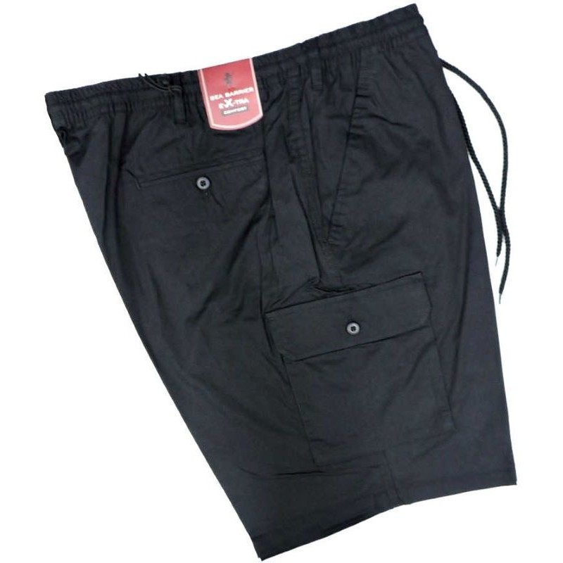 Bermuda taglie forti con tascone della Sea Barrier in cotone con elastico in vita colore nero Bermuda taglie forti con tascone della Sea Barrier in cotone con elastico in vita colore nero